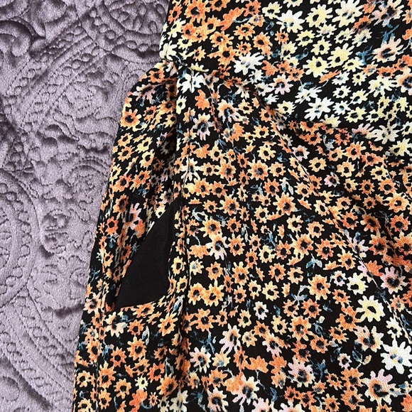 Francesca’s Floral Jumpsuit, Size Medium - Picture 11 of 11